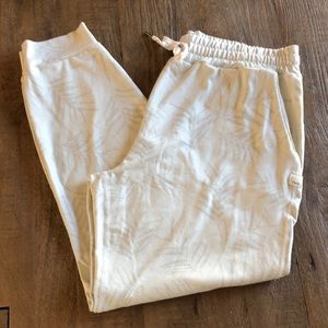 Vuori women’s sweats